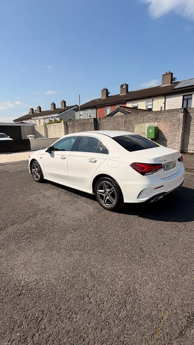 Mercedes E250 Hybrid - Image 1