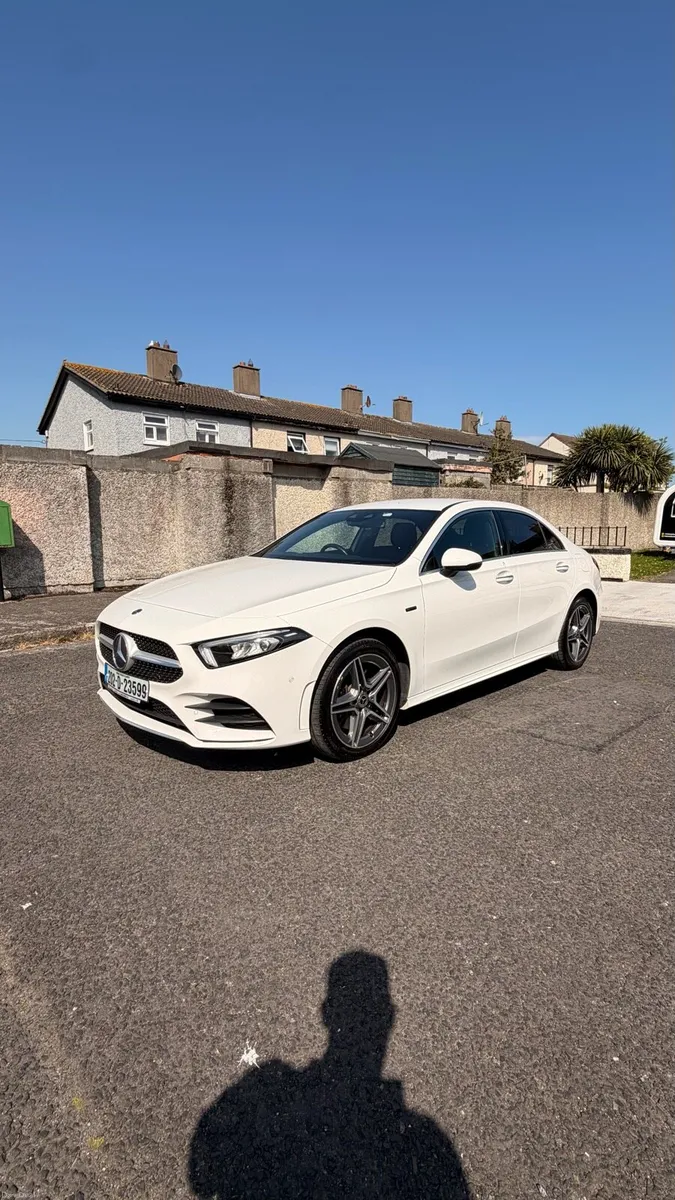 Mercedes E250 Hybrid - Image 3