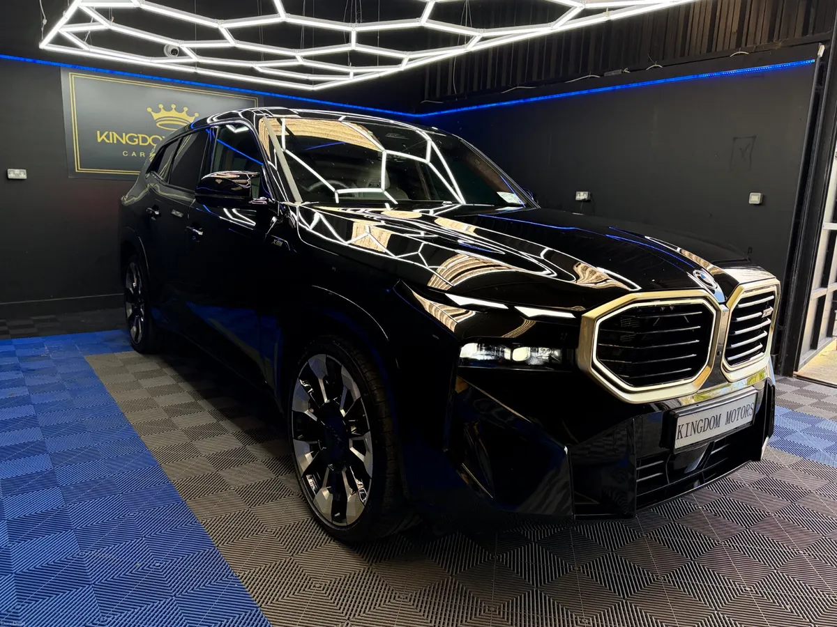 BMW XM 50e LIKE NEW - Image 2