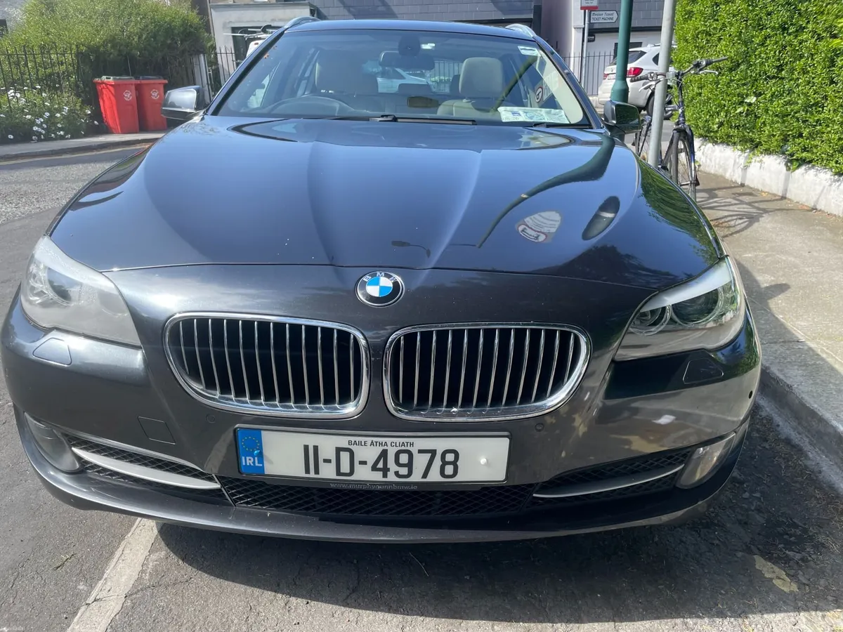 BMW 5-Series 2011 - Image 4