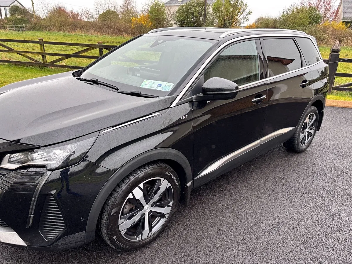 Stunning Peugeot 5008 GT – Striking Black 7-Seater - Image 3
