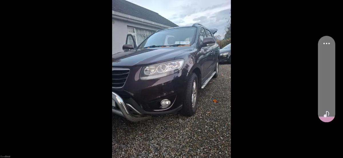 Hyundai Santa Fe 2012 - Image 2