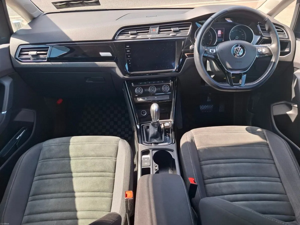 Volkswagen Touran HIGHLINE 1.4 TSI PETROL AUTO NEW - Image 2