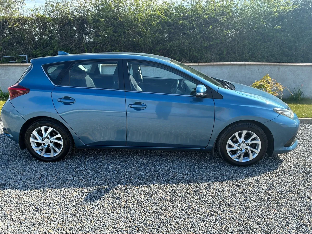 2016 Toyota Auris Luna*Low Km* - Image 2