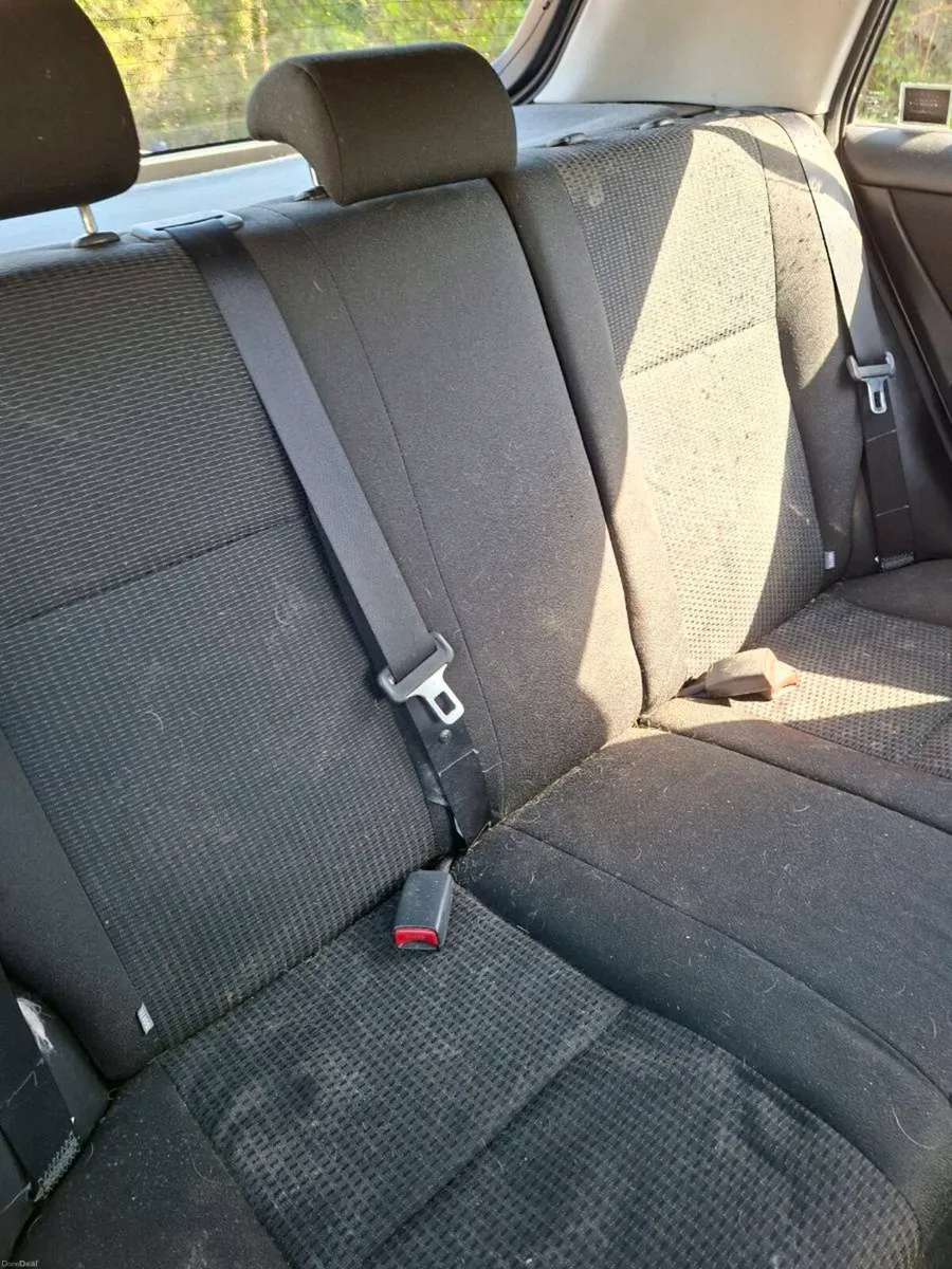 TOYOTA COROLLA 2005 LOW KM - Image 6