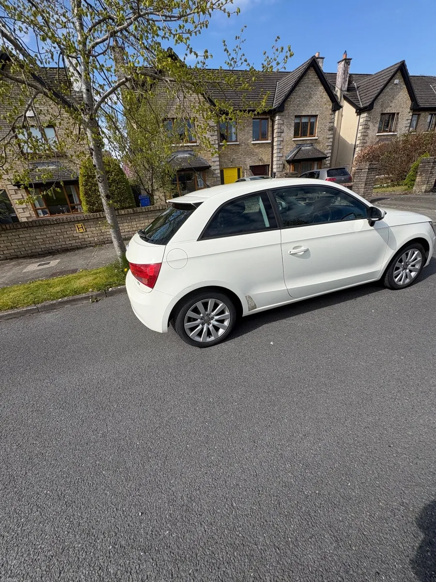 Audi A1 2011 - Image 2