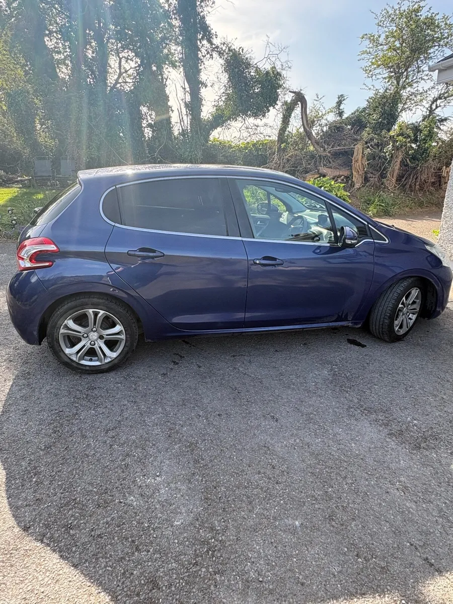 Peugeot 208 2013 - Image 1
