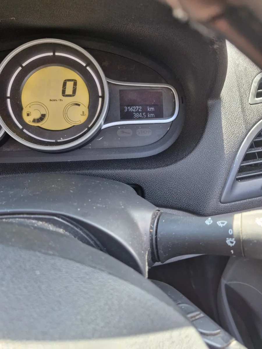 Renault Fluence 2010 - Image 3