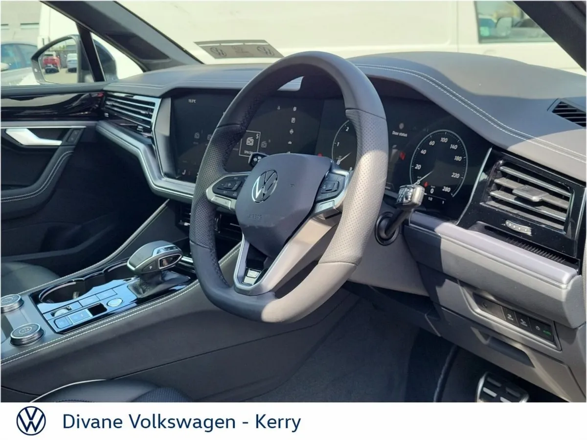 Volkswagen Touareg R LINE FINAL EDITION 3.0TDI 4 M - Image 4