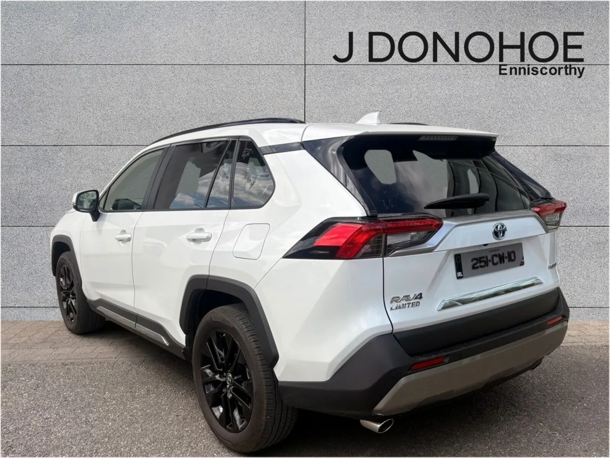 Toyota RAV4 2.5 Hybrid Platinum Sunroof - Image 2