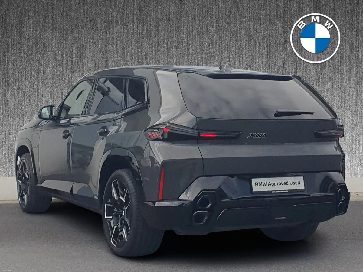 BMW XM 50e - Image 2
