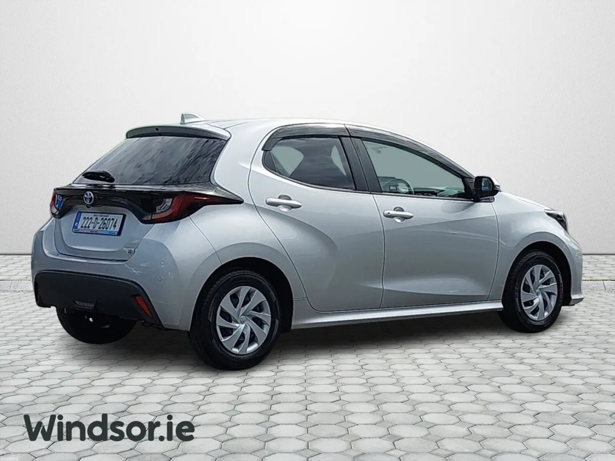 Toyota Yaris Yaris Hybrid Luna - Image 2