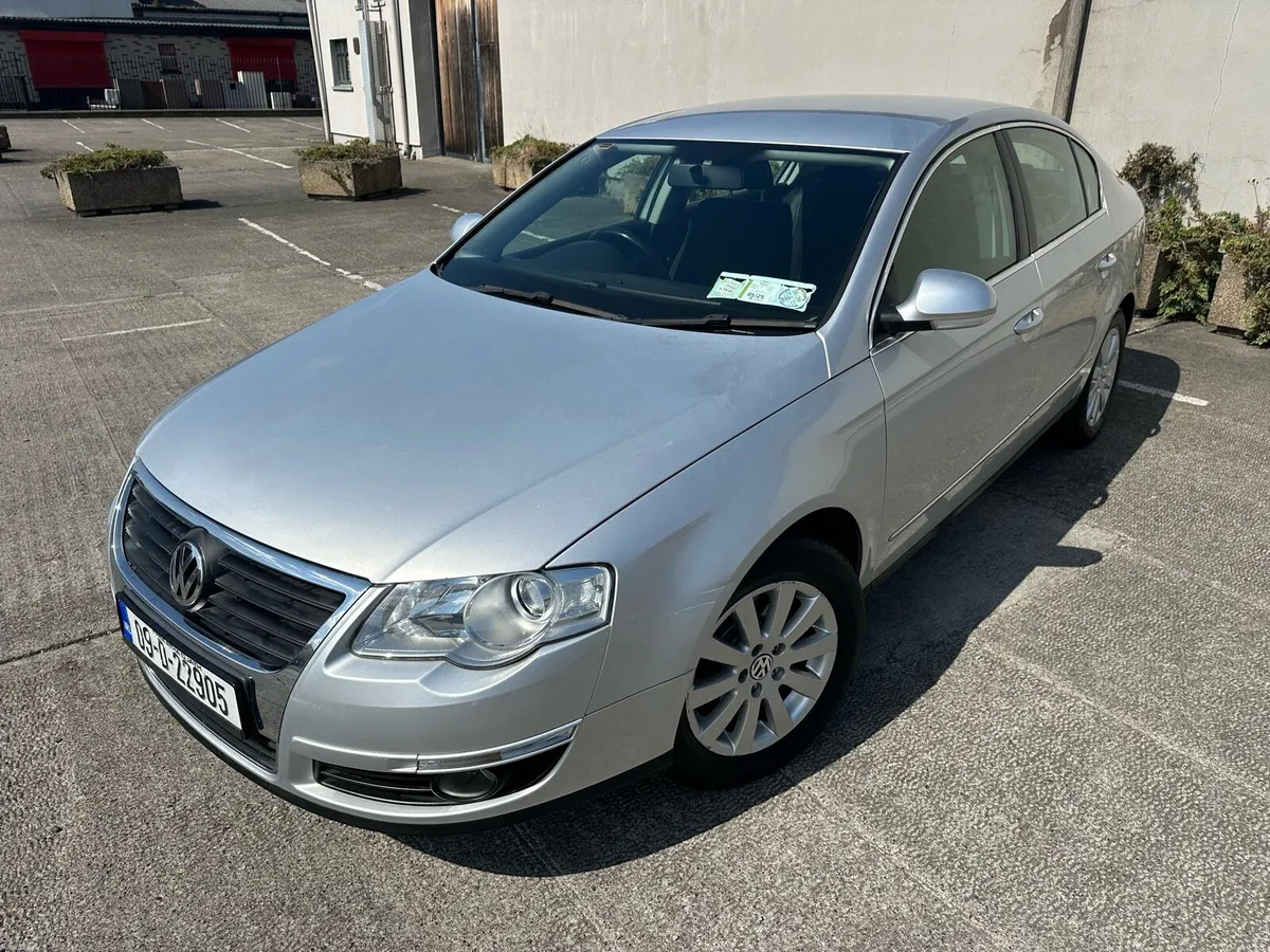 Volkswagen Passat 1.4 TSI LOW KMS LIKE NEW - Image 3