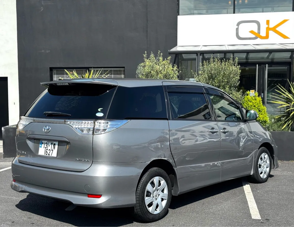 Toyota estima 2013 - Image 2