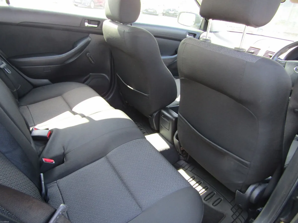 Toyota Avensis 2009 - Image 3