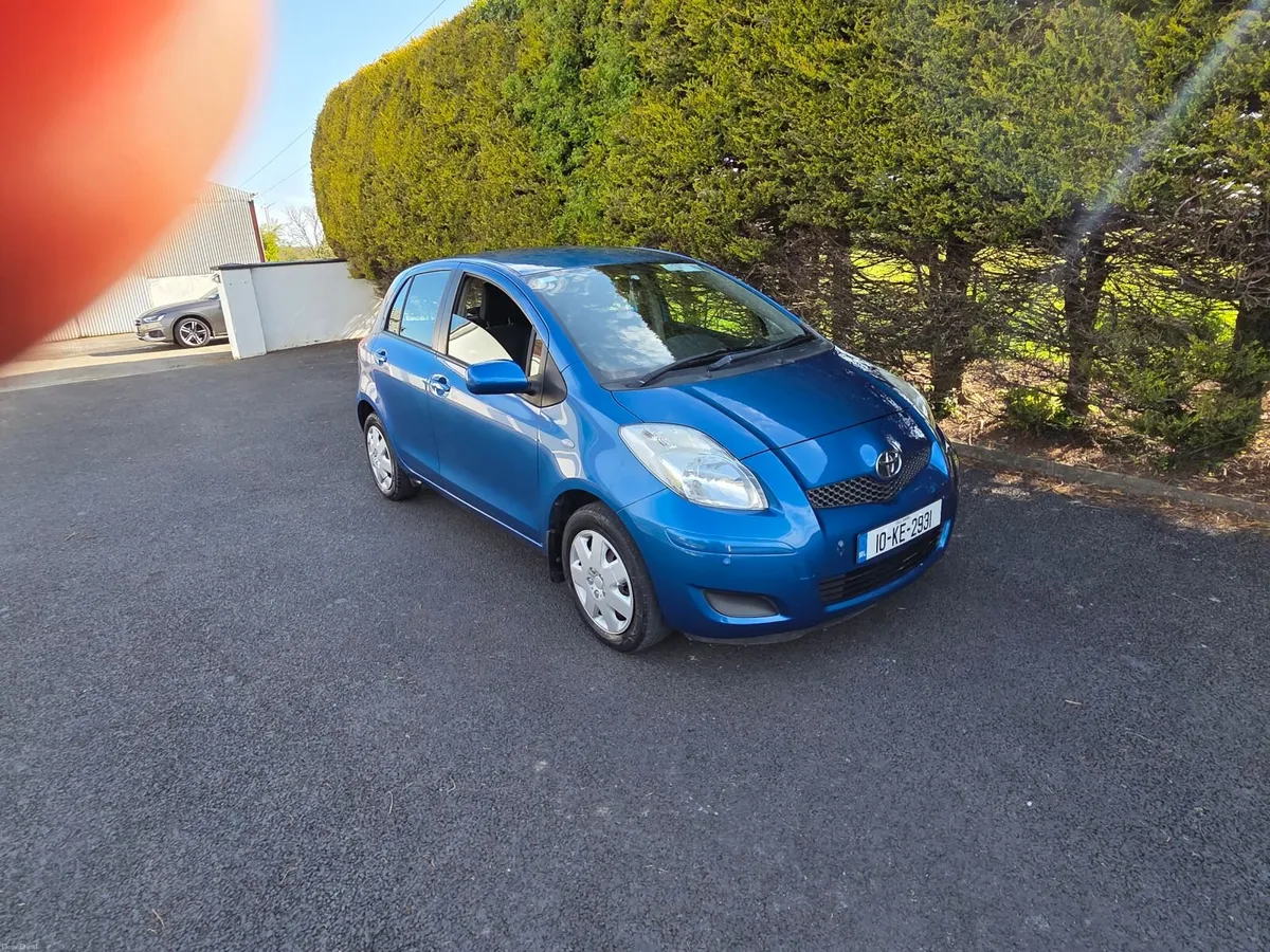 Toyota Yaris 2010 - Image 1
