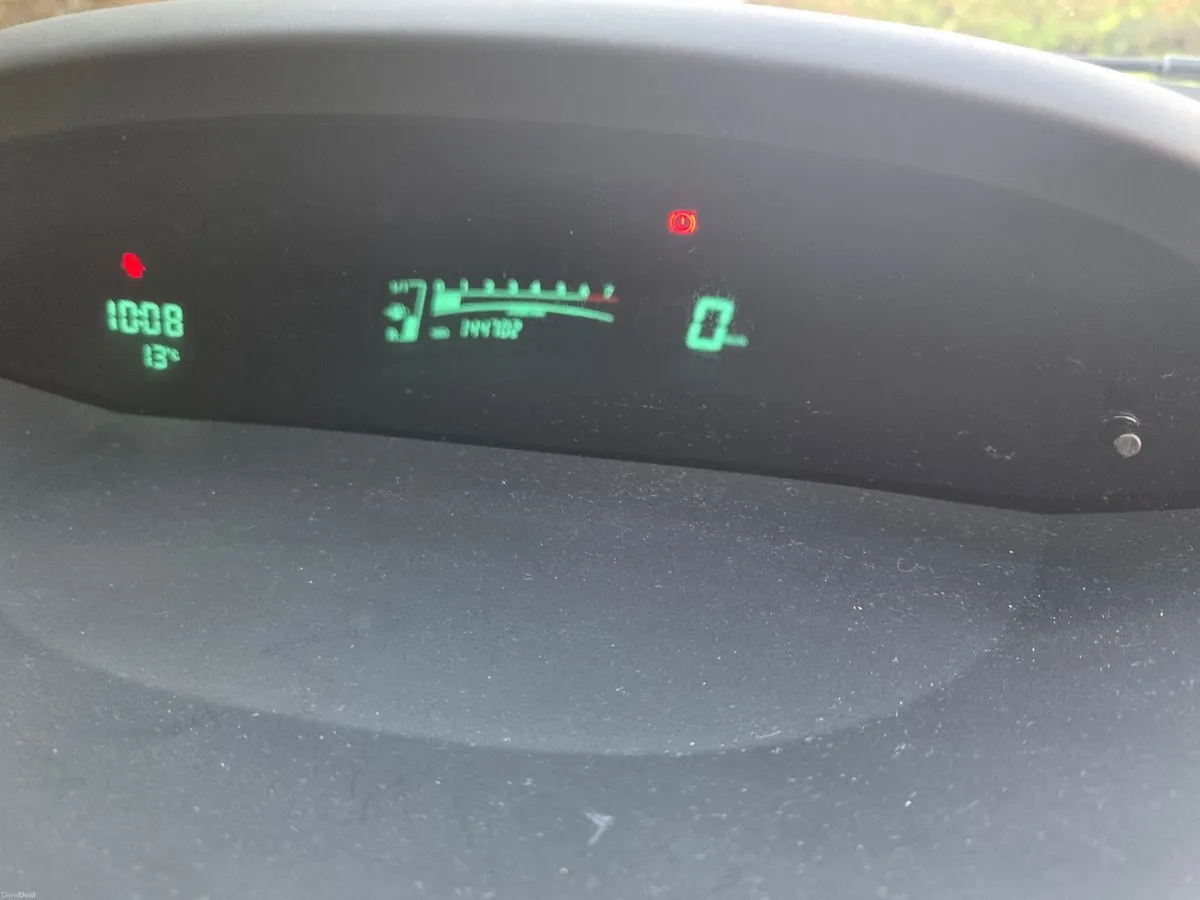 Toyota Yaris 2010 - Image 2