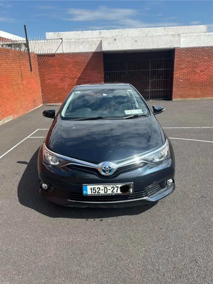 2015 Toyota Auris - Image 1
