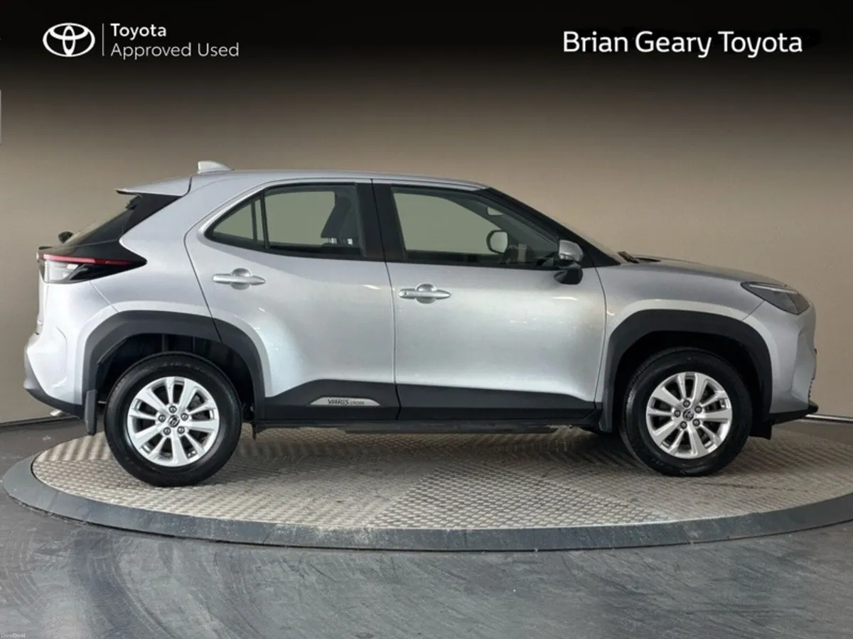 Toyota Yaris Cross Luna Hybrid - Image 3
