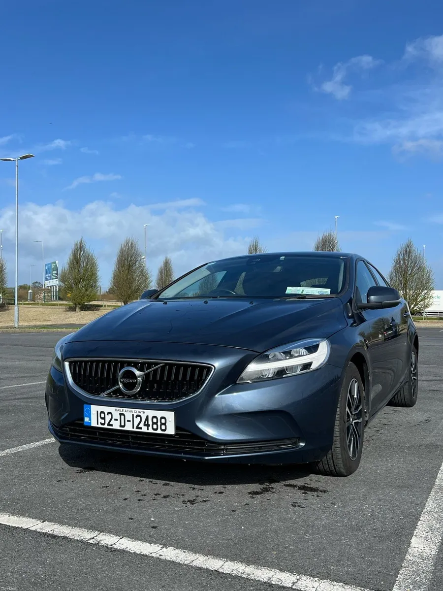 Volvo V40 D3 - Image 1