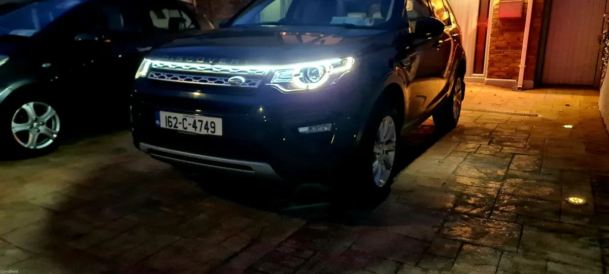 2016 LandRover Discovery Sport HSE 7Seat GlassRoof - Image 4