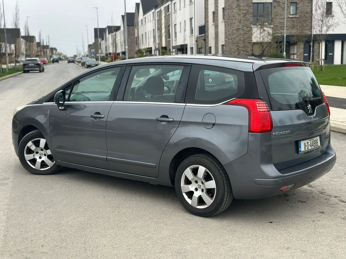 Peugeot 5008 - Image 1