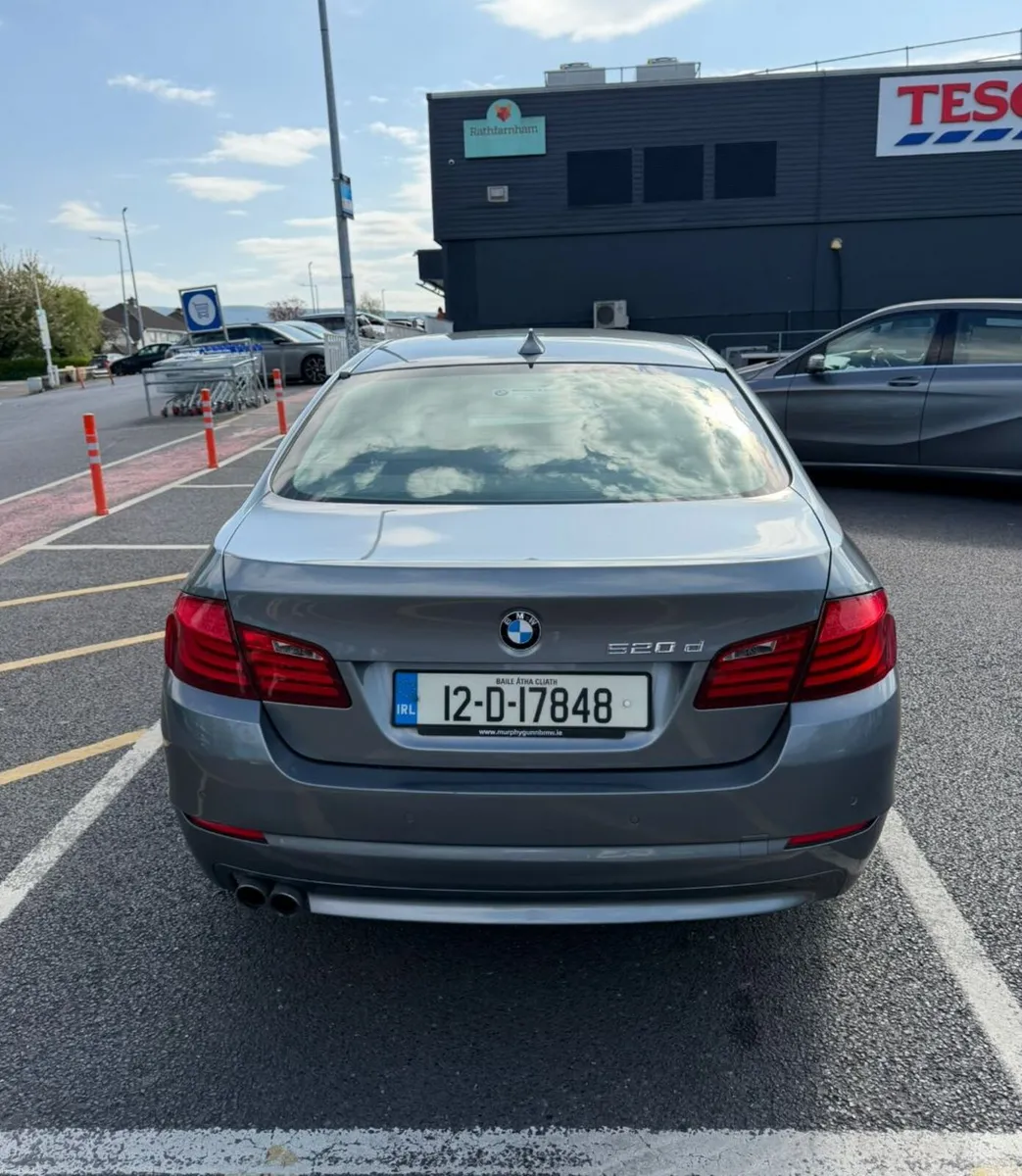 BMW 5-Series 2012 - Image 2