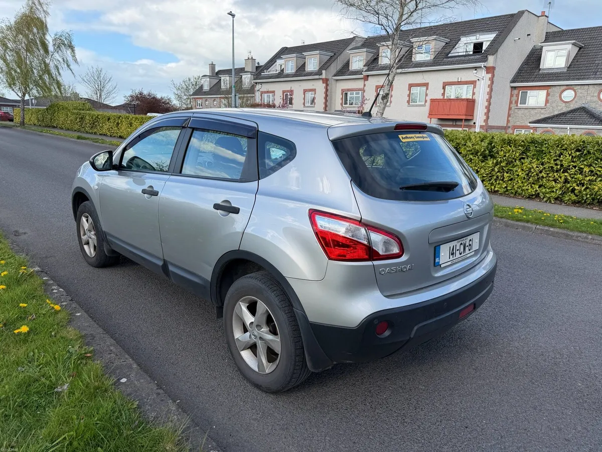 Nissan Qashqai Automatic - Image 4