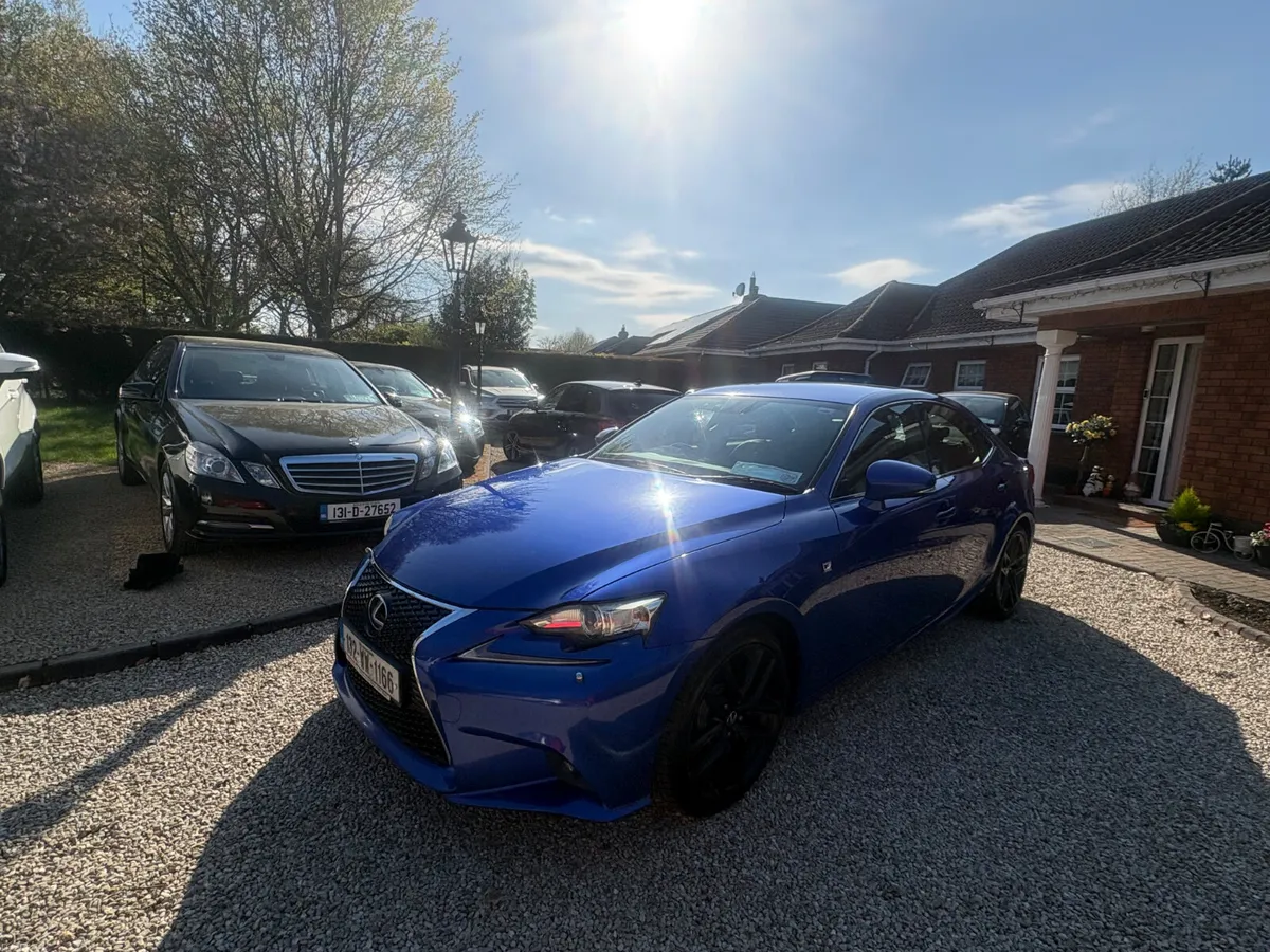 Lexus IS 2013 300H Hybrid - Image 4