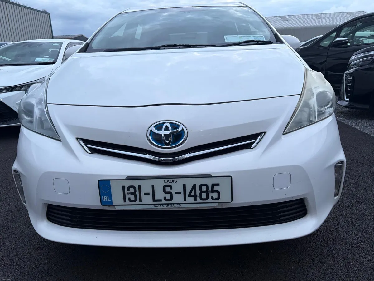 Toyota Prius 2013 5 SEATER HYBRID AUTOMATIC - Image 4