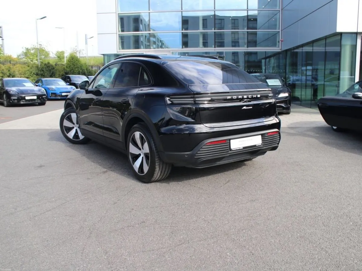 Porsche Macan - Image 3