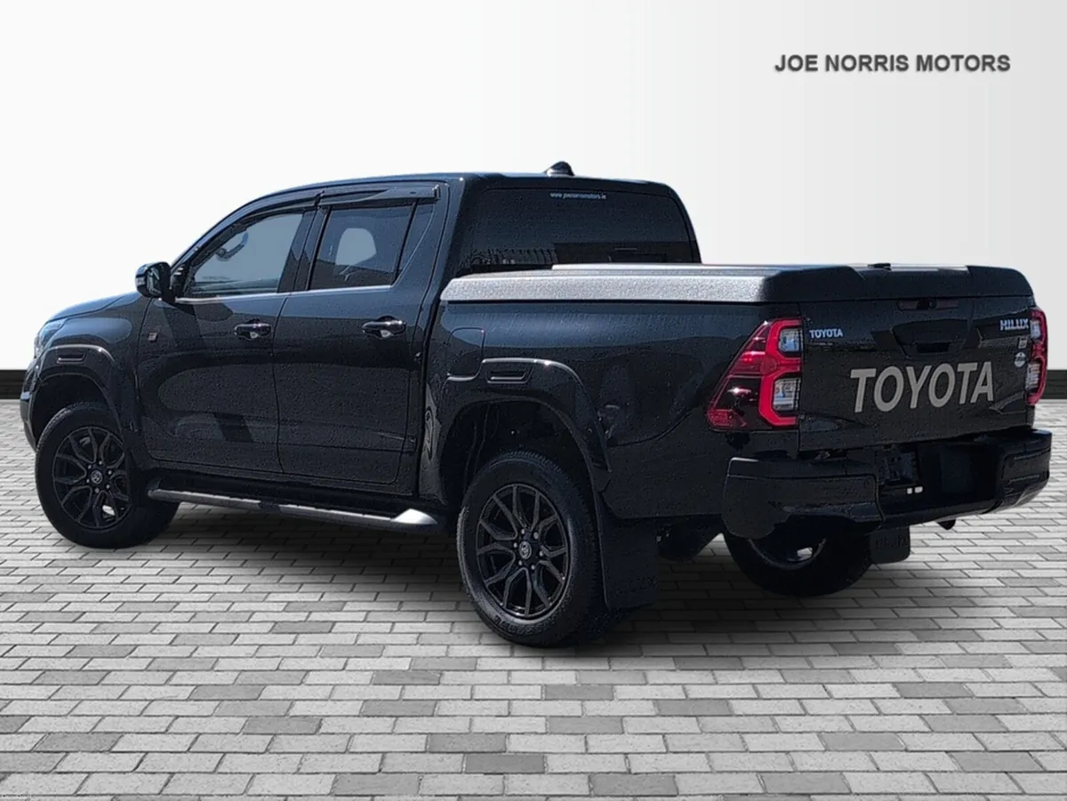 Toyota Hilux Z GR SPORT 2.4L DIESEL DOUBLE CAB AUT - Image 4
