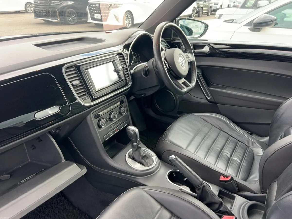 Volkswagen Beetle 1.2 PETROL AUTOMATIC DESIGN LEAT - Image 4