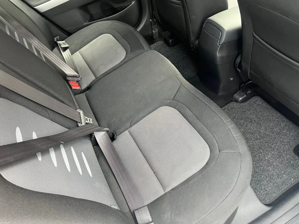 Kia Ceed EX 1.6 ISG 5DR - Image 5