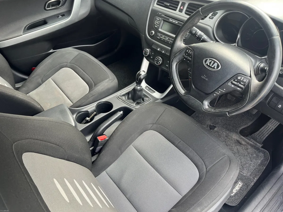 Kia Ceed EX 1.6 ISG 5DR - Image 4