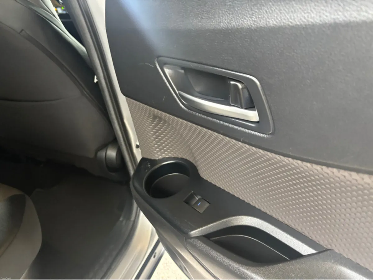 Toyota C-HR HYBRID SOL 4DR AUTO - Image 2