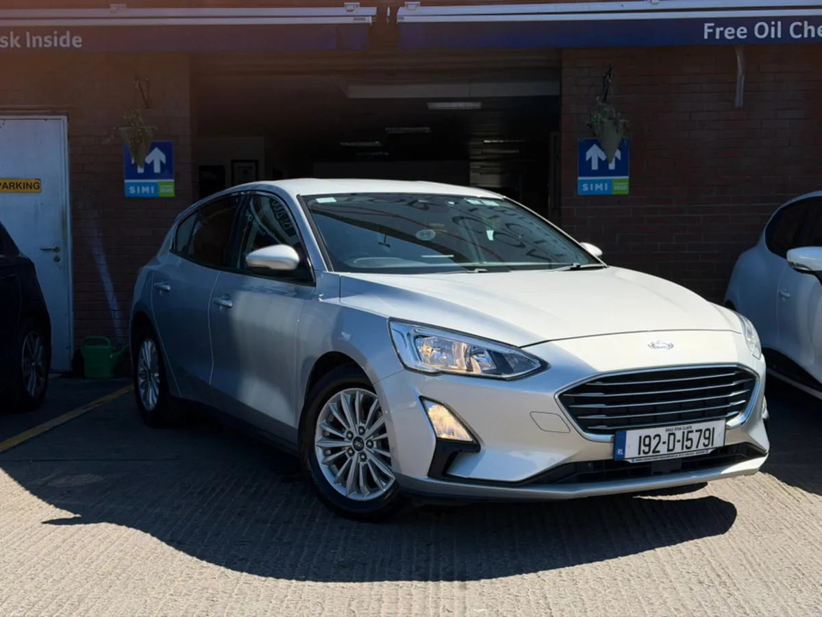 Ford Focus TITANIUM 1.0L 5DR - HIGH SPEC - Image 1