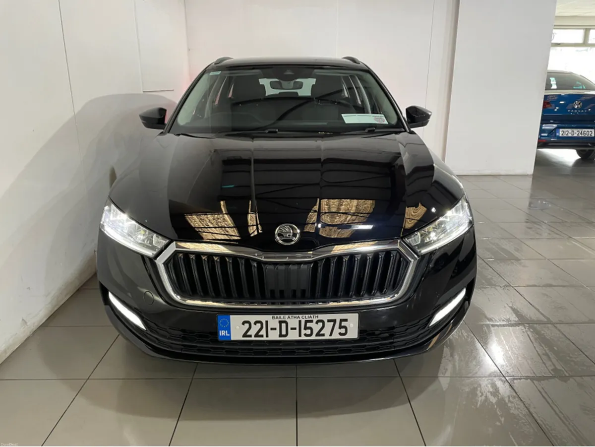 Skoda Octavia C AMBITION 2.0 TDI 115HP DSG 5DR AUT - Image 2