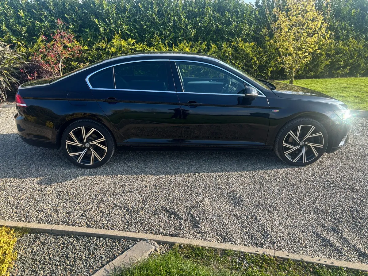 2017 VOLKSWAGEN PASSAT 1.6 TDI Auto - Image 2