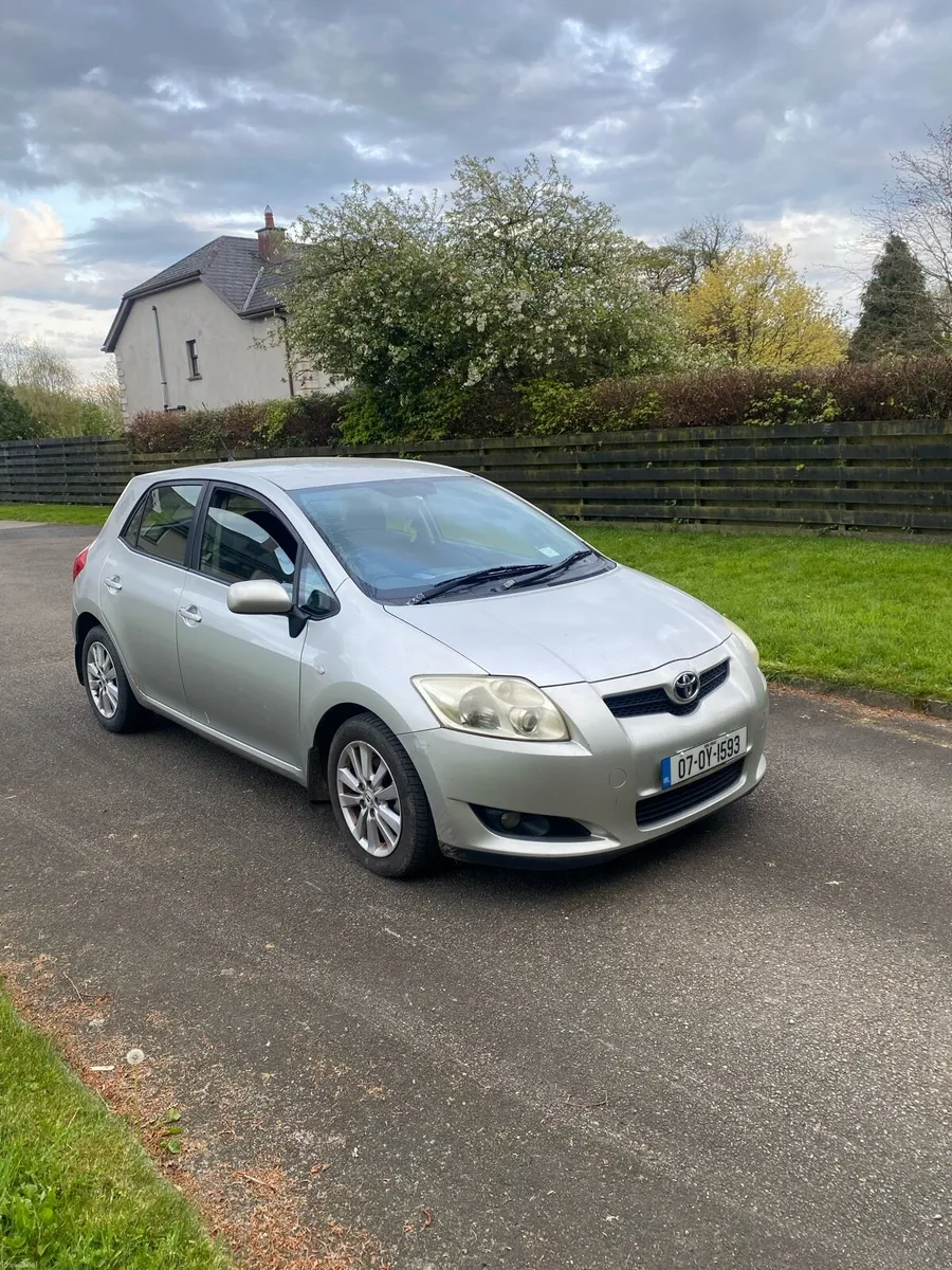 Toyota Auris 1.4 petrol - Image 1