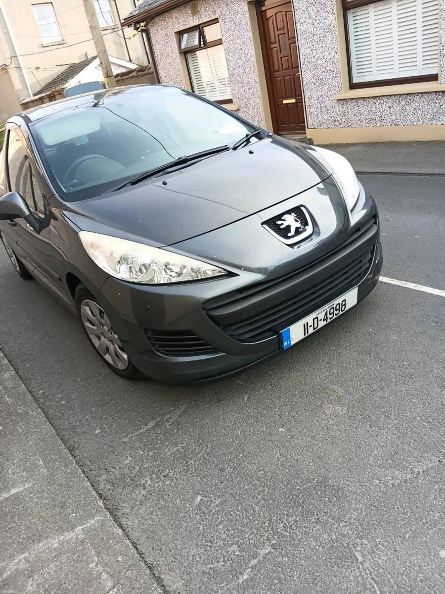 Peuguot 207 beautiful cond. 2011nct 5/27 - Image 1