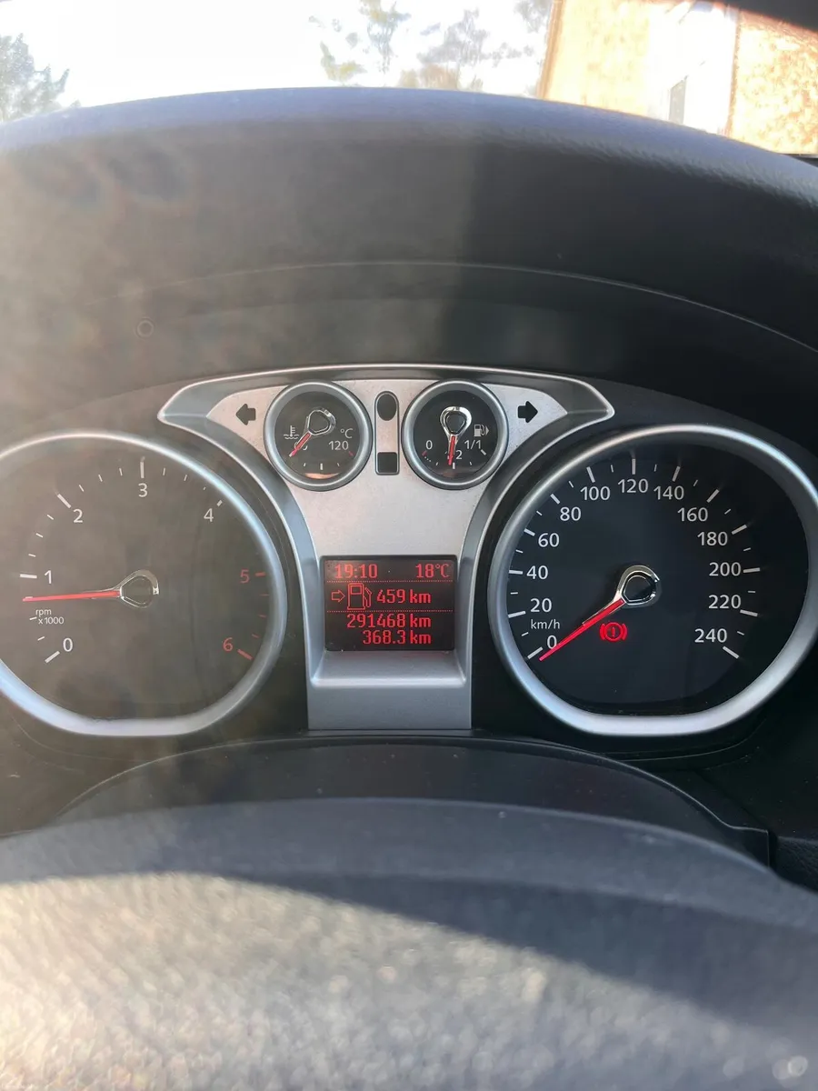 Ford Focus 2011 - Image 3