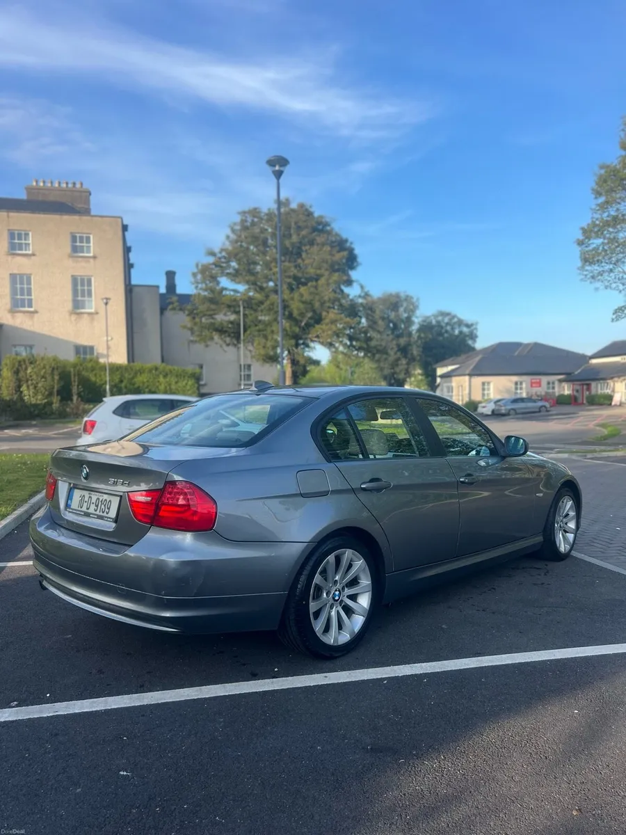 2010 BMW 320D DIESEL AUTOMATIC - Image 2