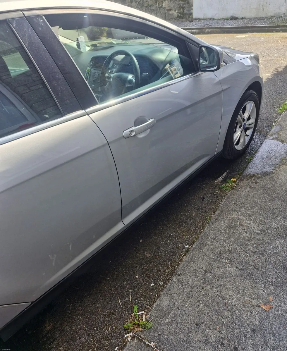 Ford Focus 2011 - Image 3
