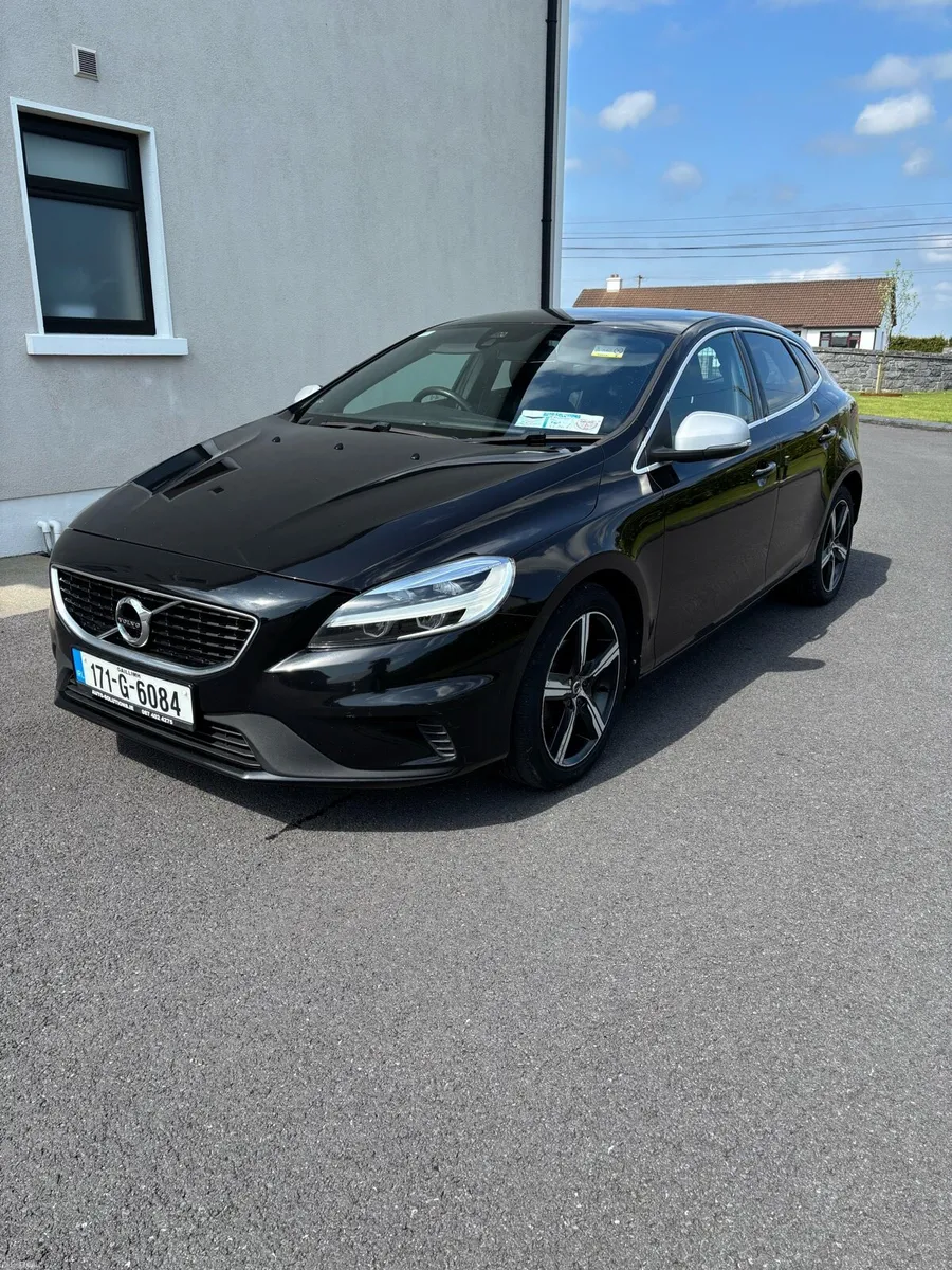 Volvo V40 D2 R-Design Nav+ 2.0 litre - Image 2
