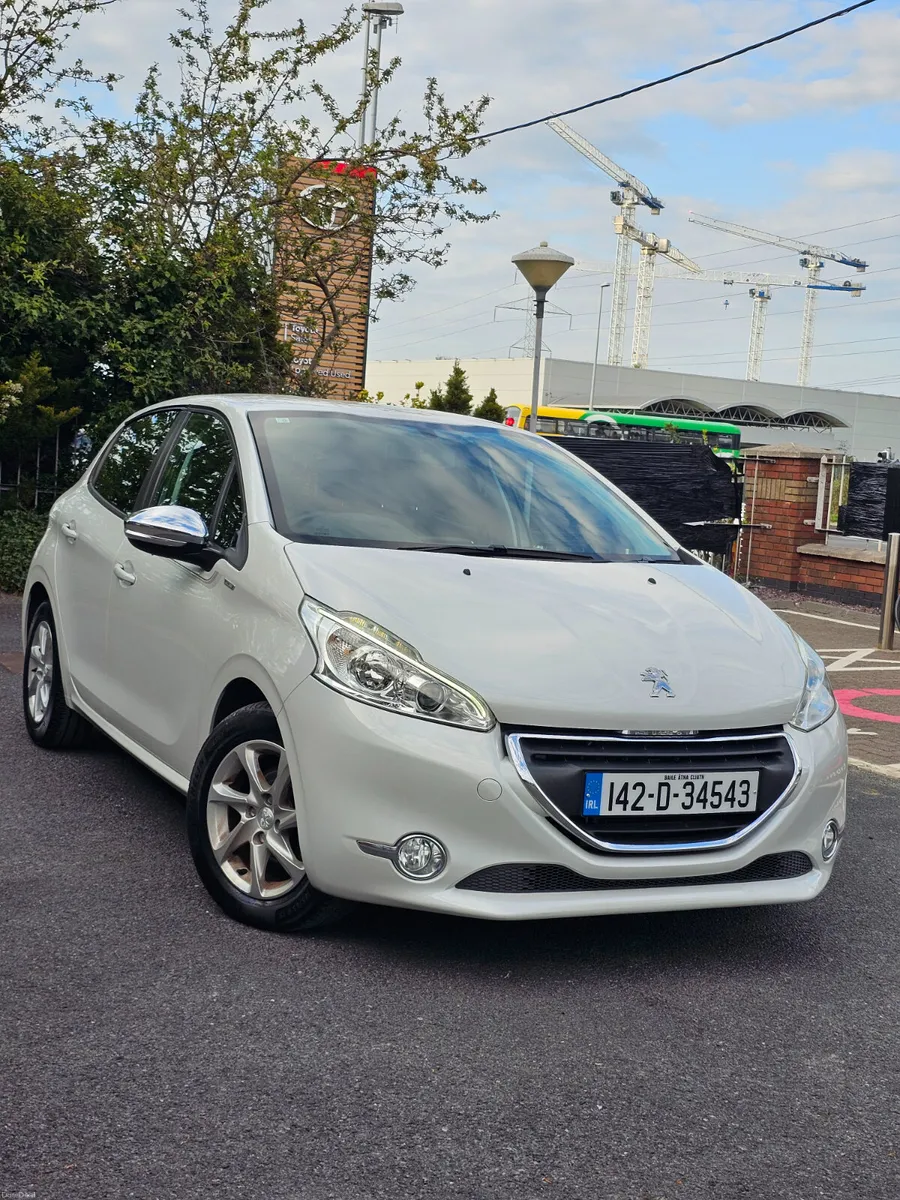 Peugeot 208 2014 Automatic - Image 4