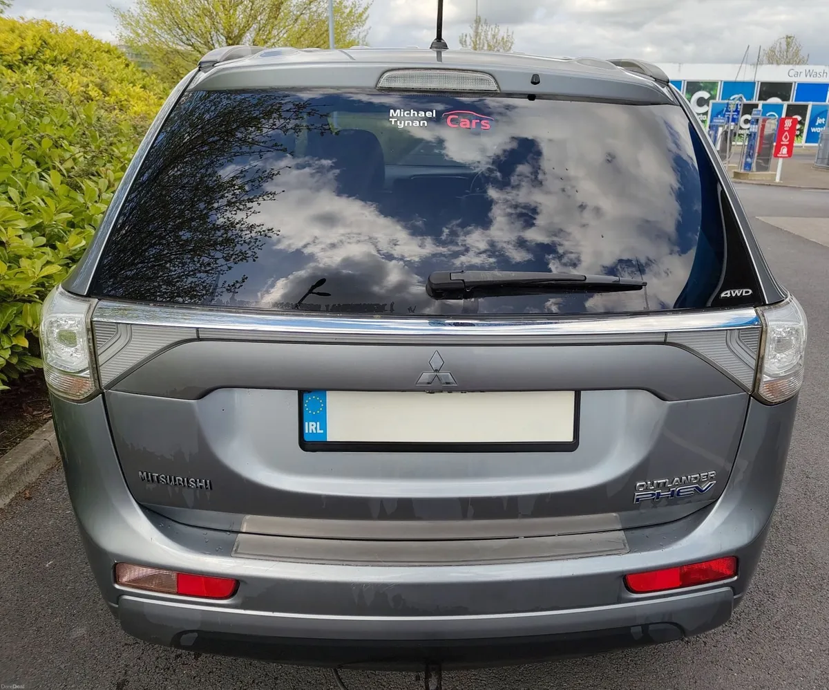Mitsubishi Outlander 2015 - Image 4