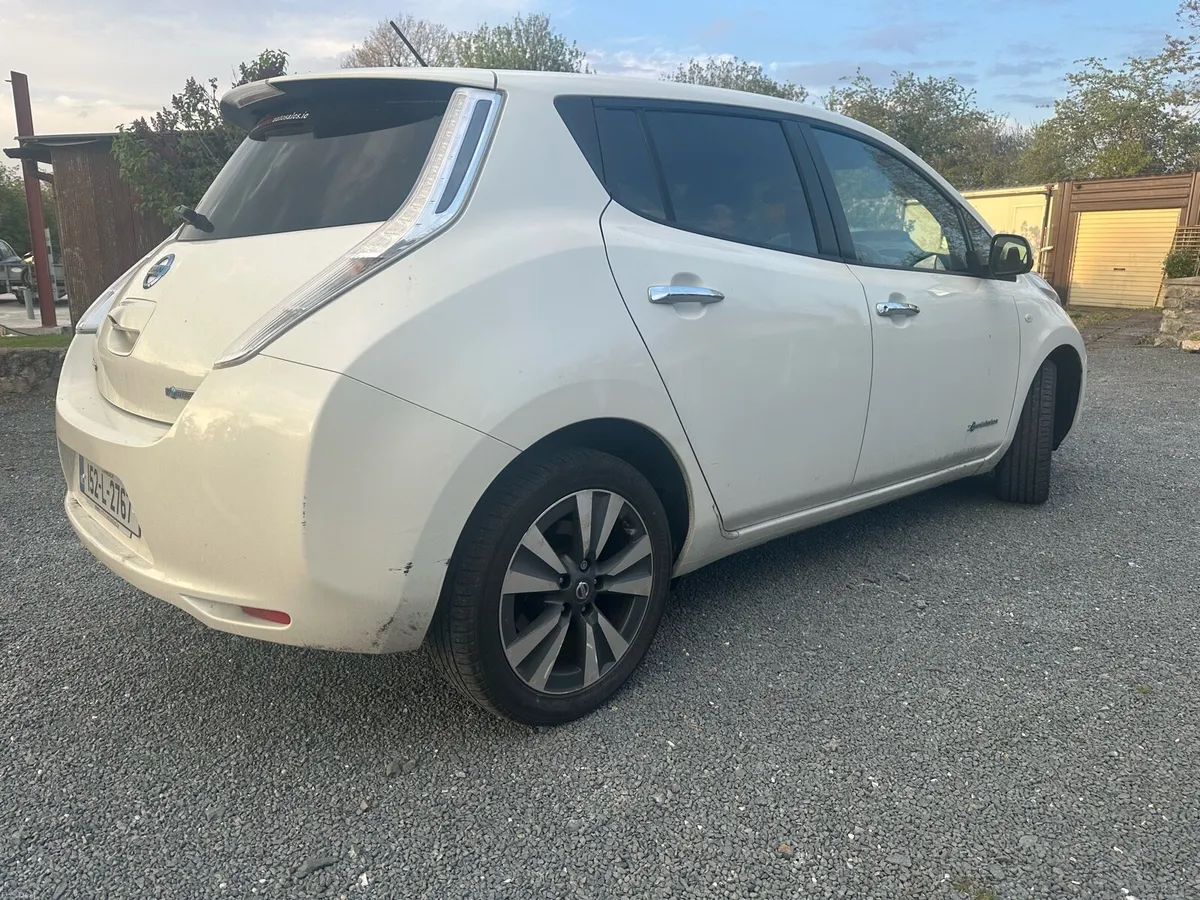 2015 Nissan Leaf Tekna 24kW - Image 3