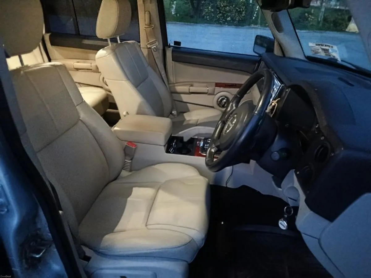 2006 Jeep Commander - Image 4