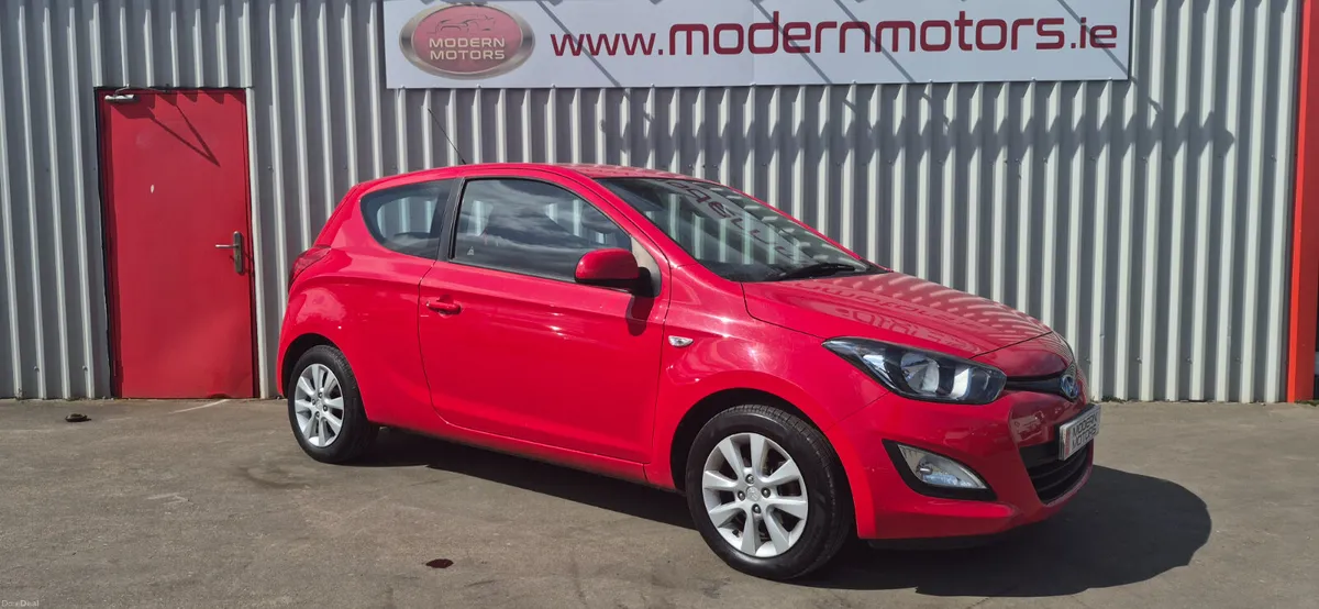 Hyundai i20 active 1.2 petrol 3dr low miles - Image 1